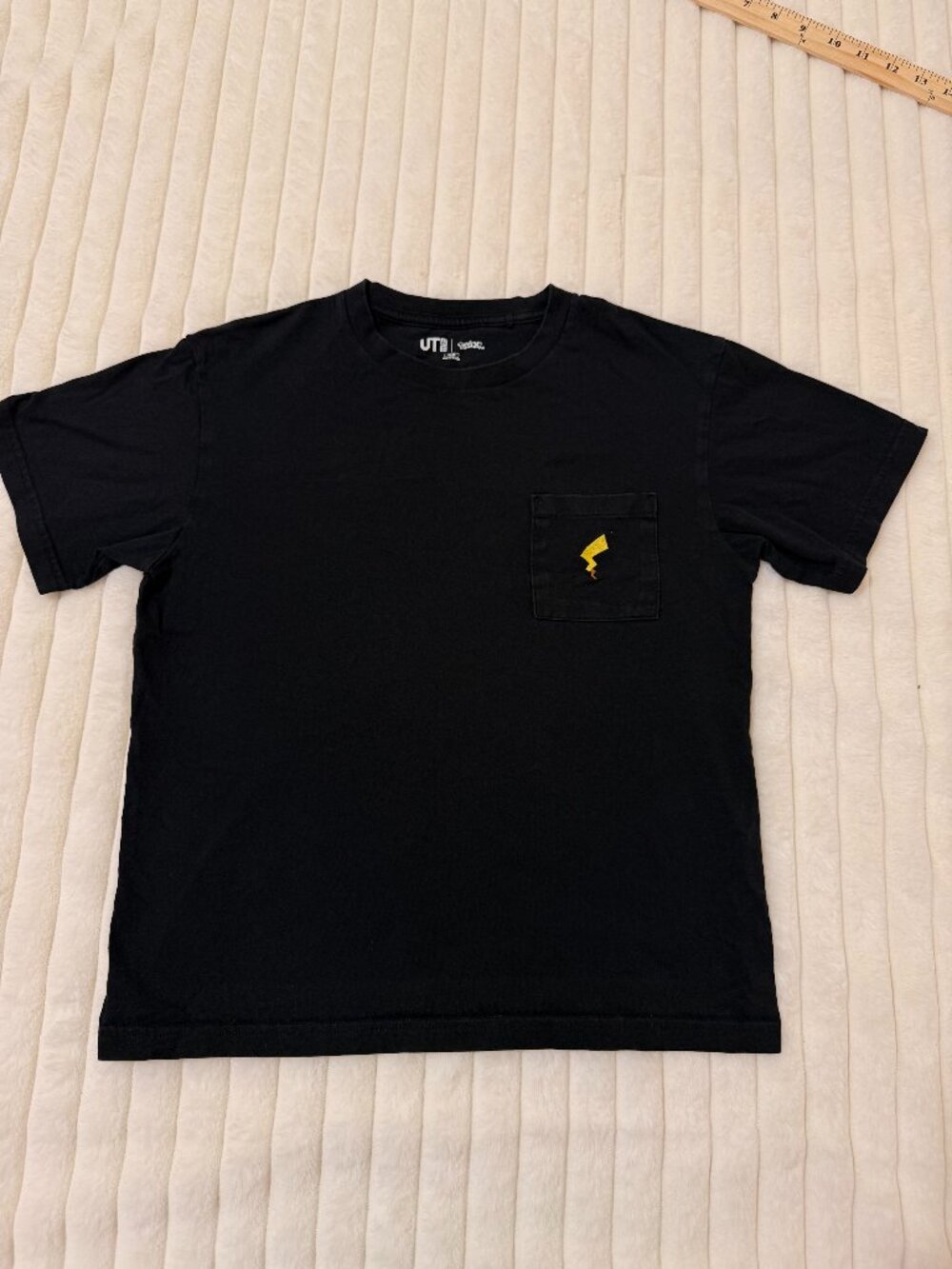 UNIQLO UT Pokémon Pikachu Black Graphic Pocket Tee Kids 9-10